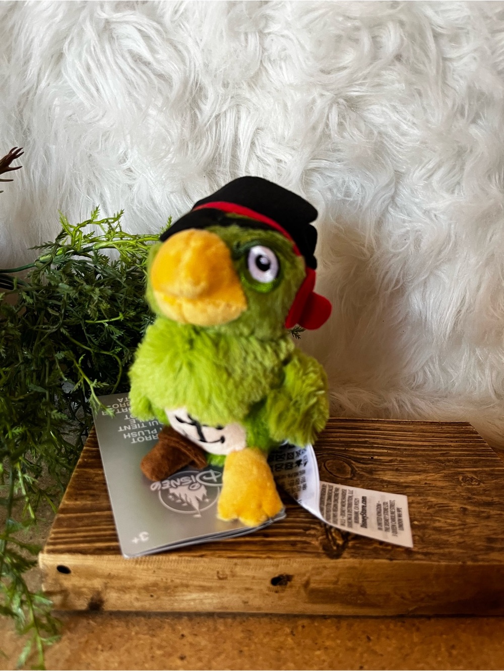 Disney Parks Pirates of the Caribbean Pirate Parrot Magnetic Shoulder Plush 5"